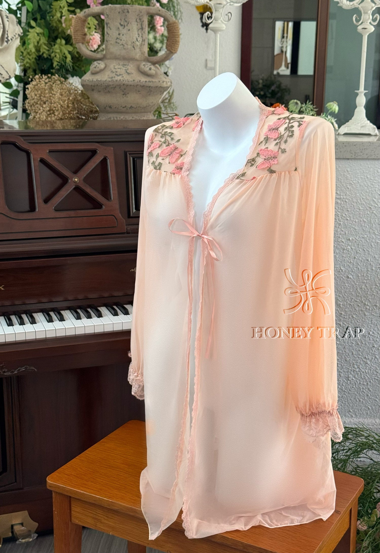 Dresses & Lounge